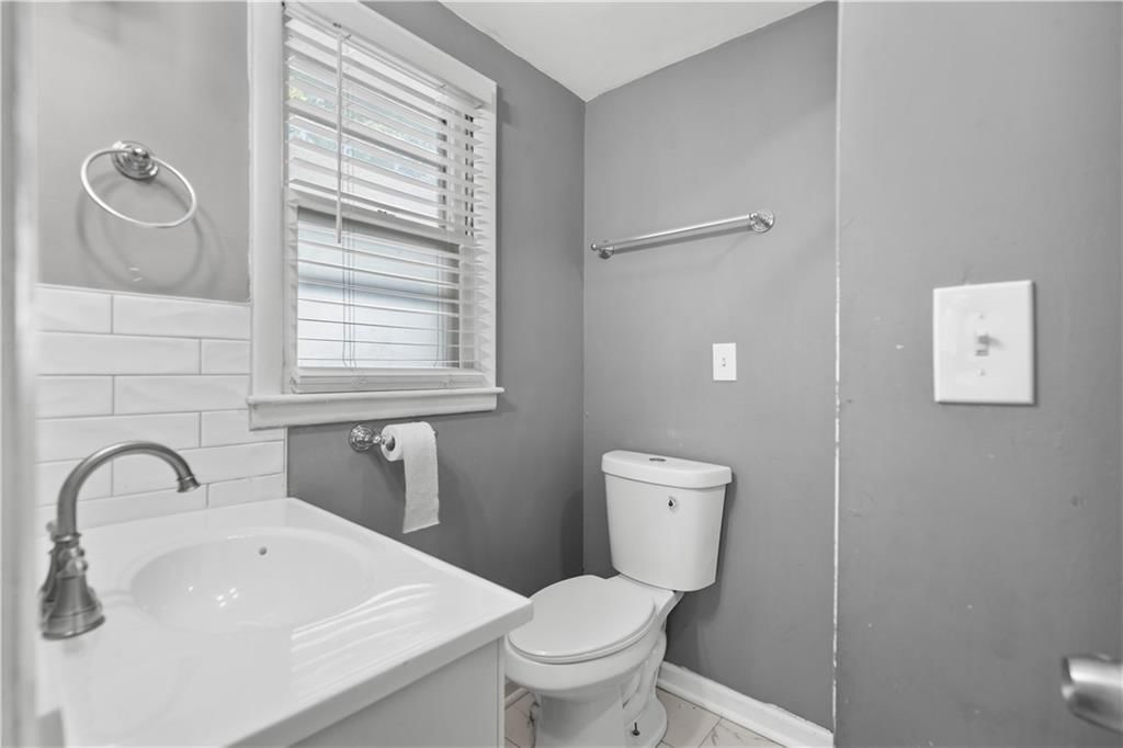 2510 ESSEX Street — photo 15