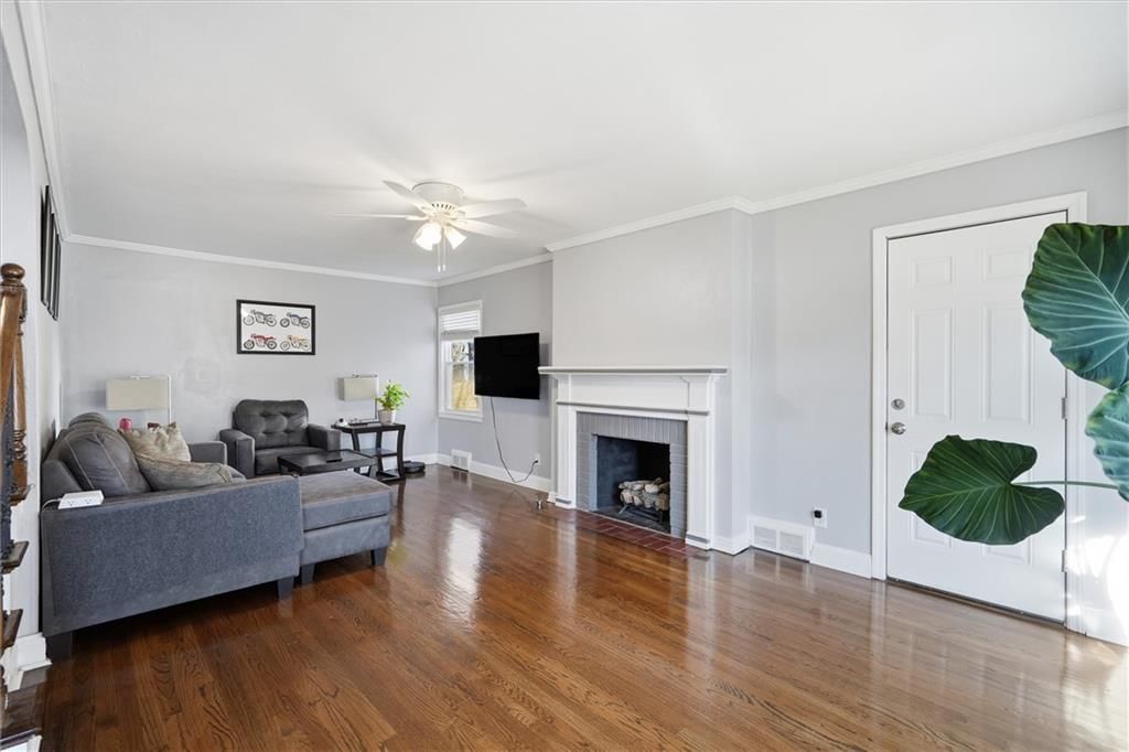 8004 Holmes Road — photo 3