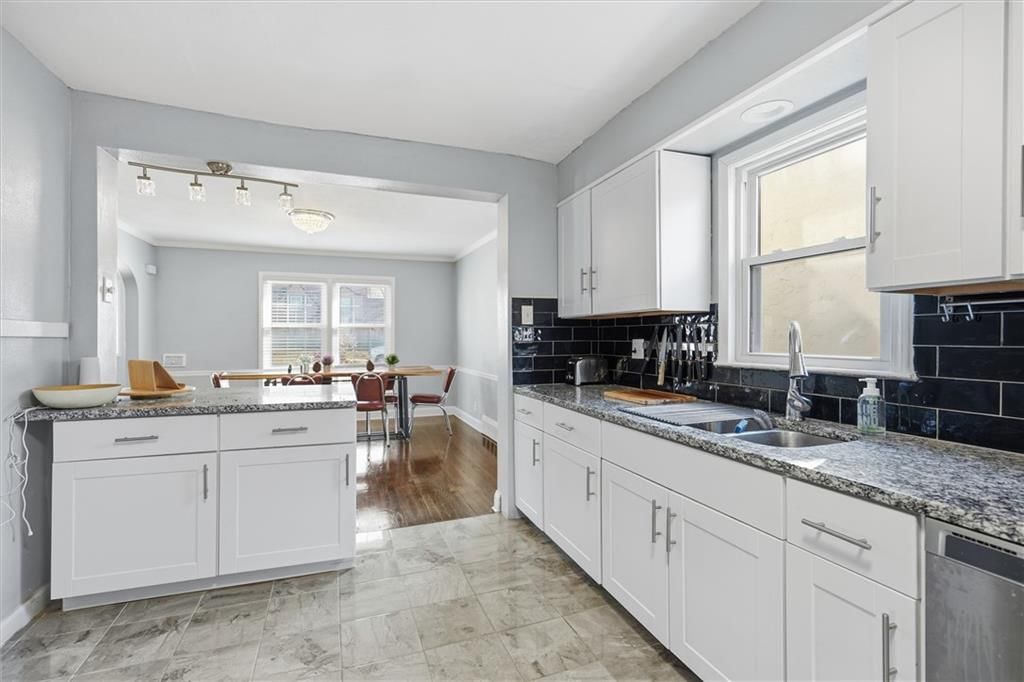 8004 Holmes Road — photo 8