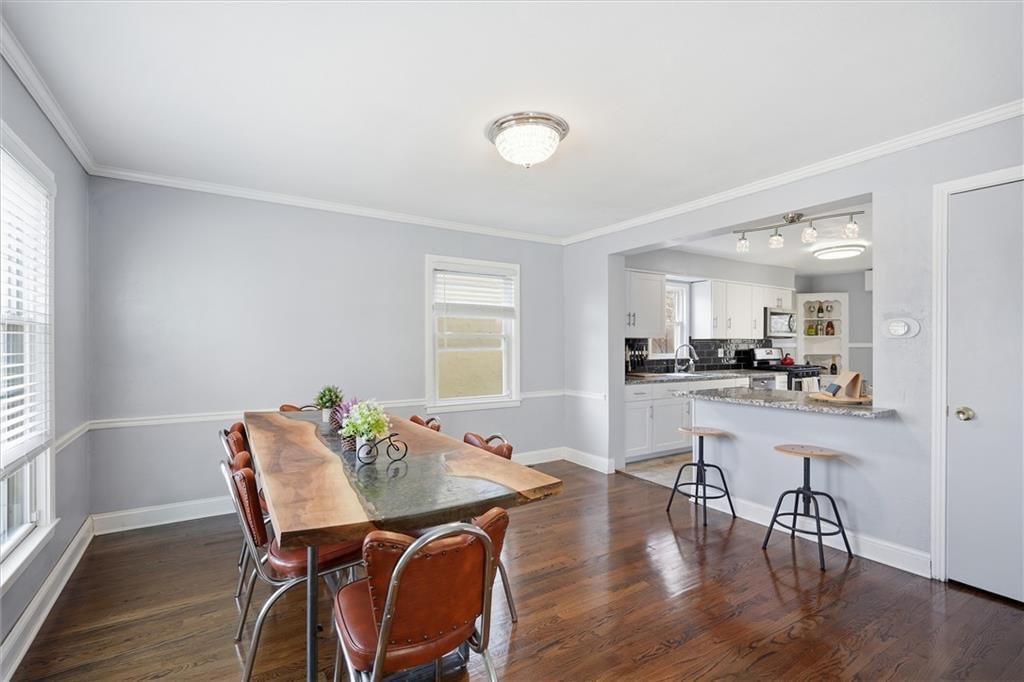 8004 Holmes Road — photo 9