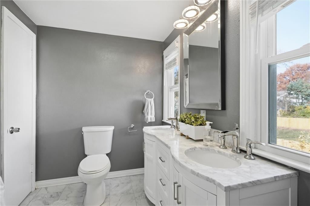 8004 Holmes Road — photo 12