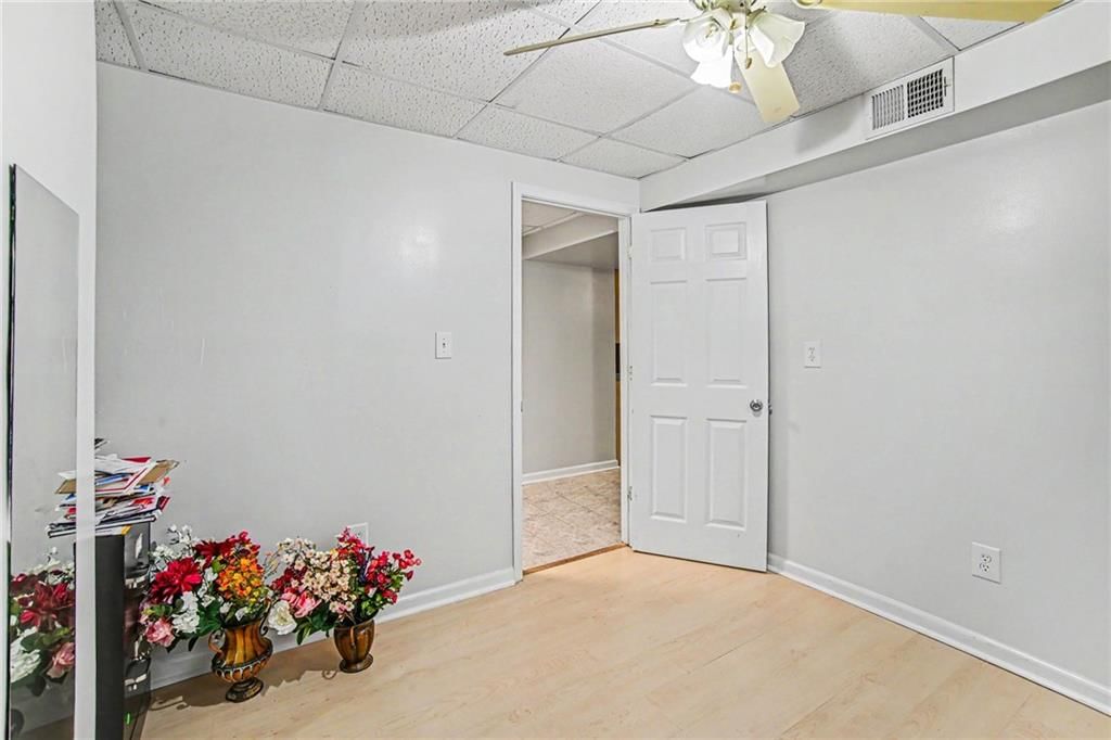 2404 NE Mill Crk N/A — photo 29