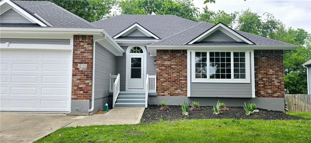 414 Eagle Glen Drive — photo 2