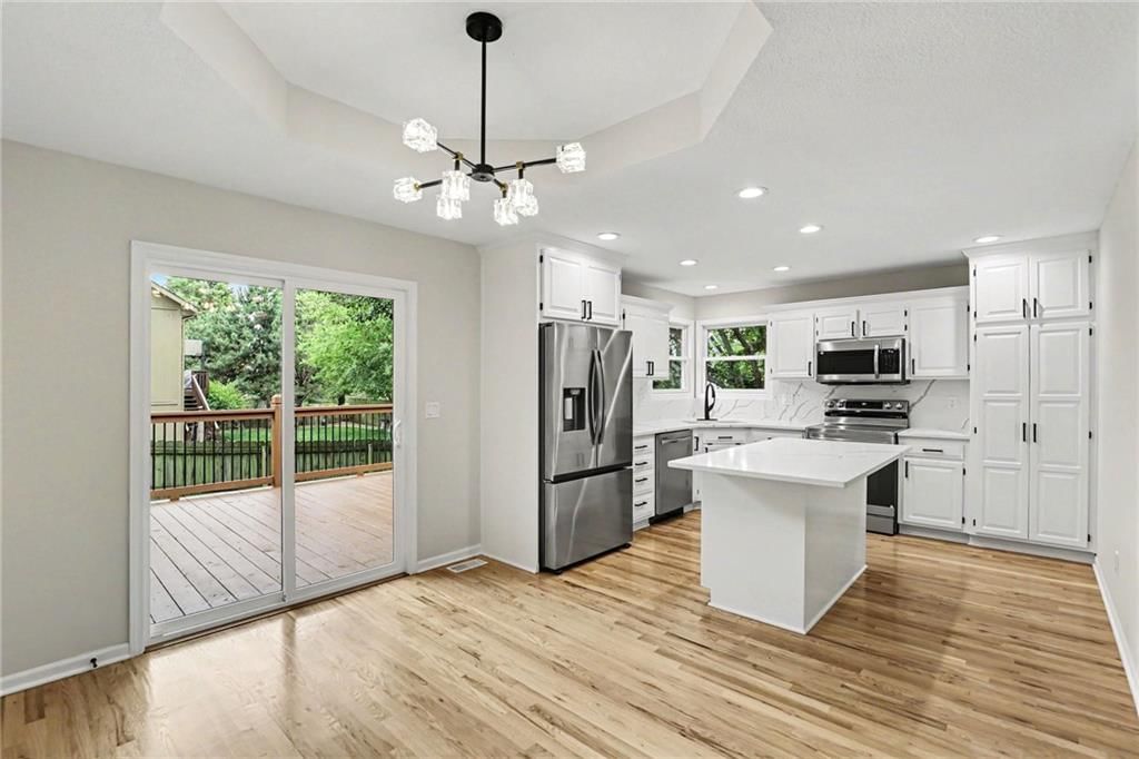 414 Eagle Glen Drive — photo 3