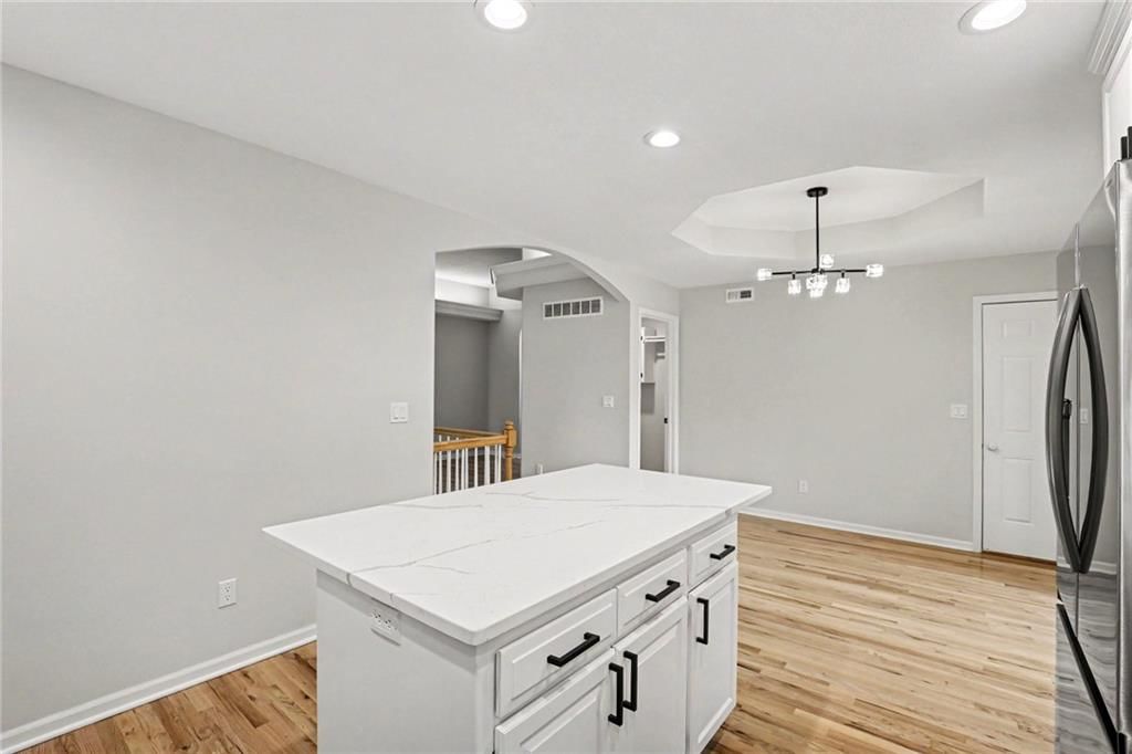 414 Eagle Glen Drive — photo 4