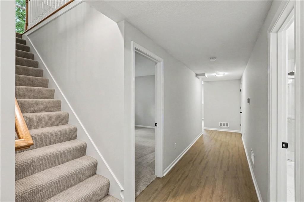 414 Eagle Glen Drive — photo 12