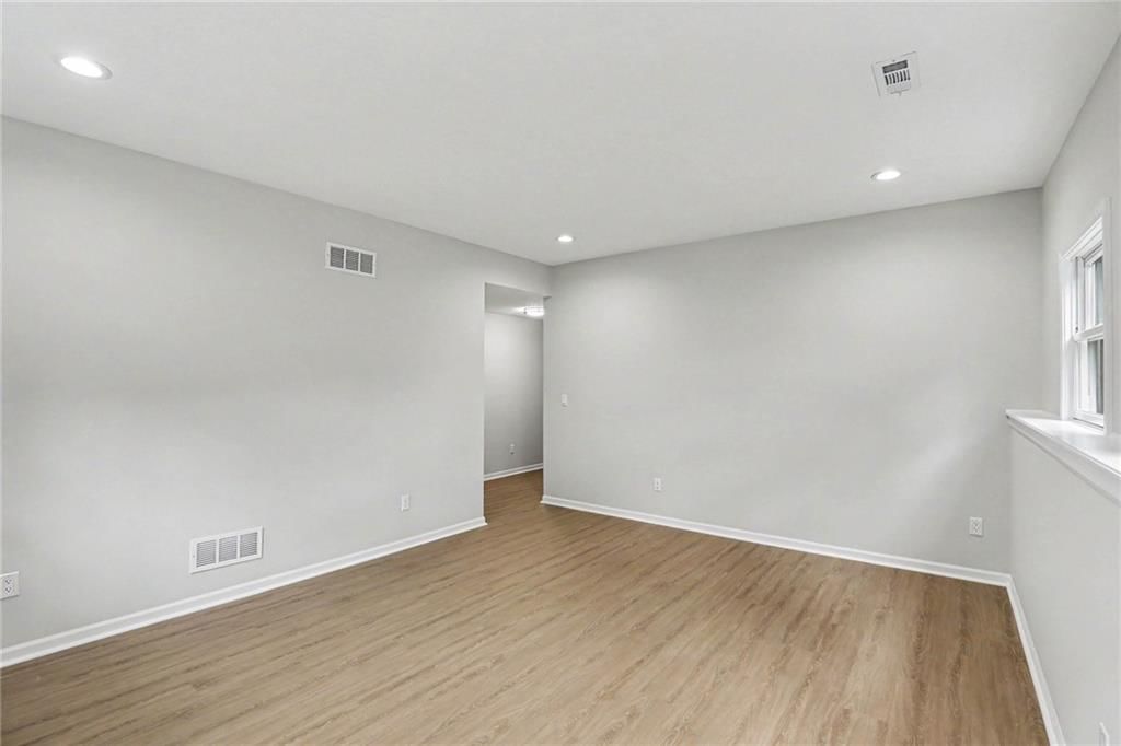 414 Eagle Glen Drive — photo 14