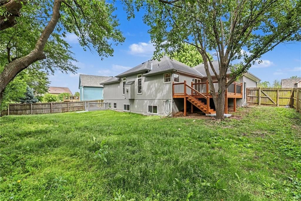 414 Eagle Glen Drive — photo 16