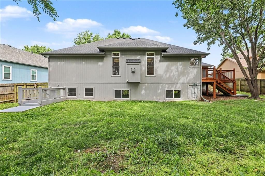 414 Eagle Glen Drive — photo 17