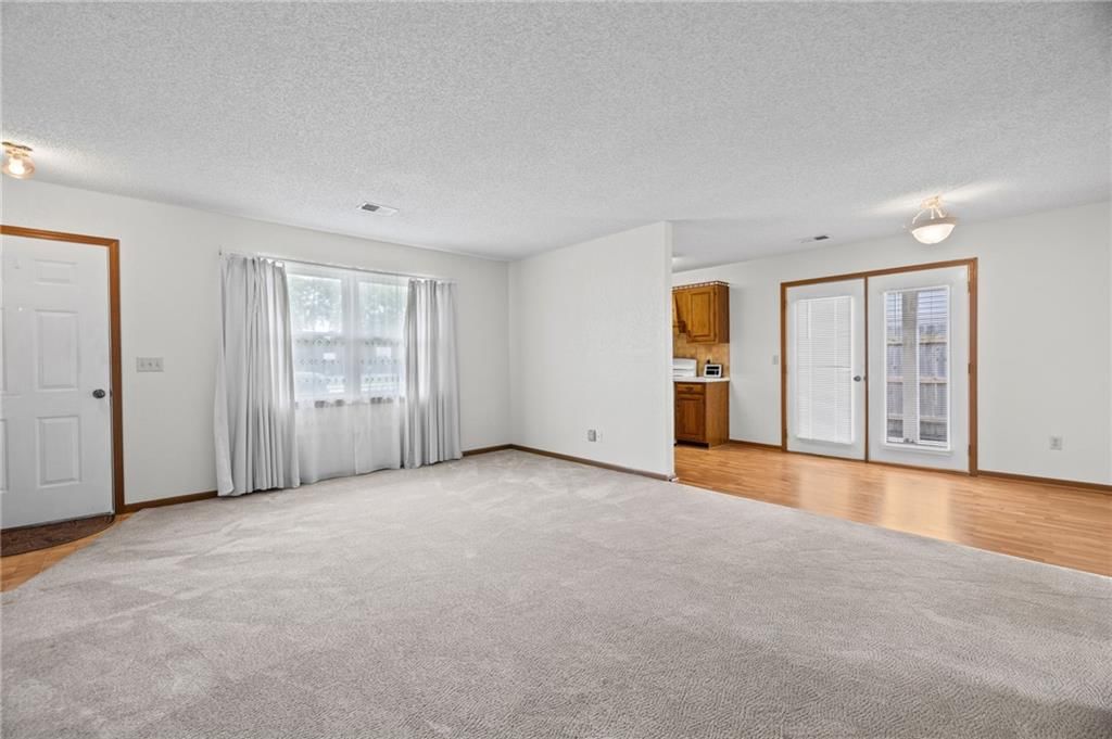 8820 Farley Street — photo 5