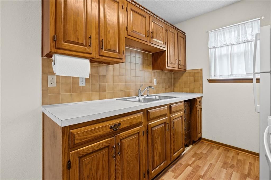 8820 Farley Street — photo 10