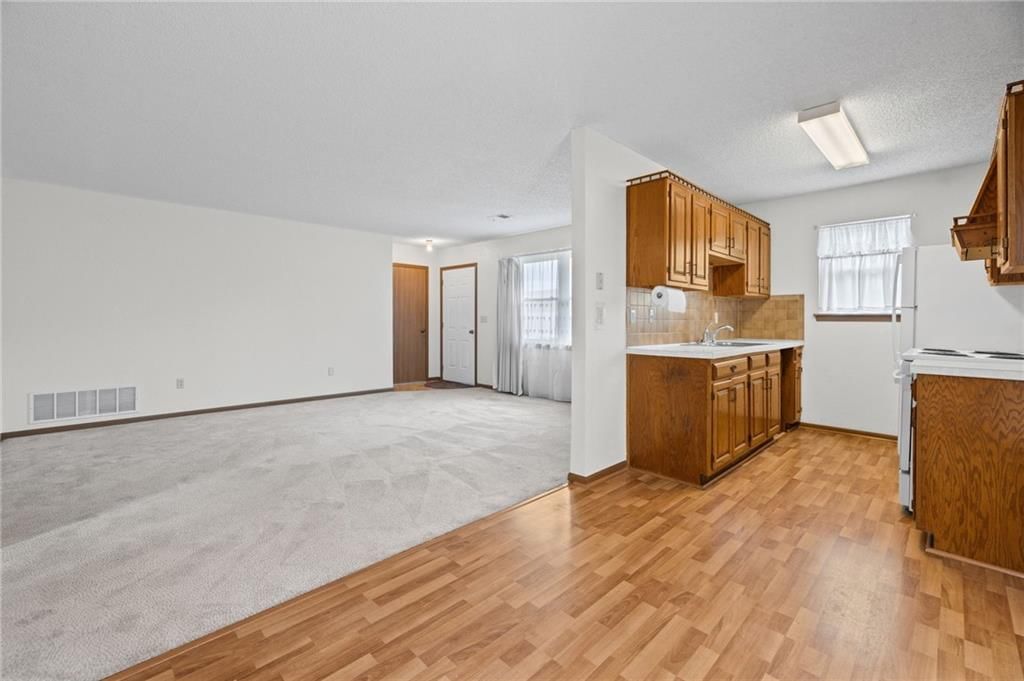 8820 Farley Street — photo 12