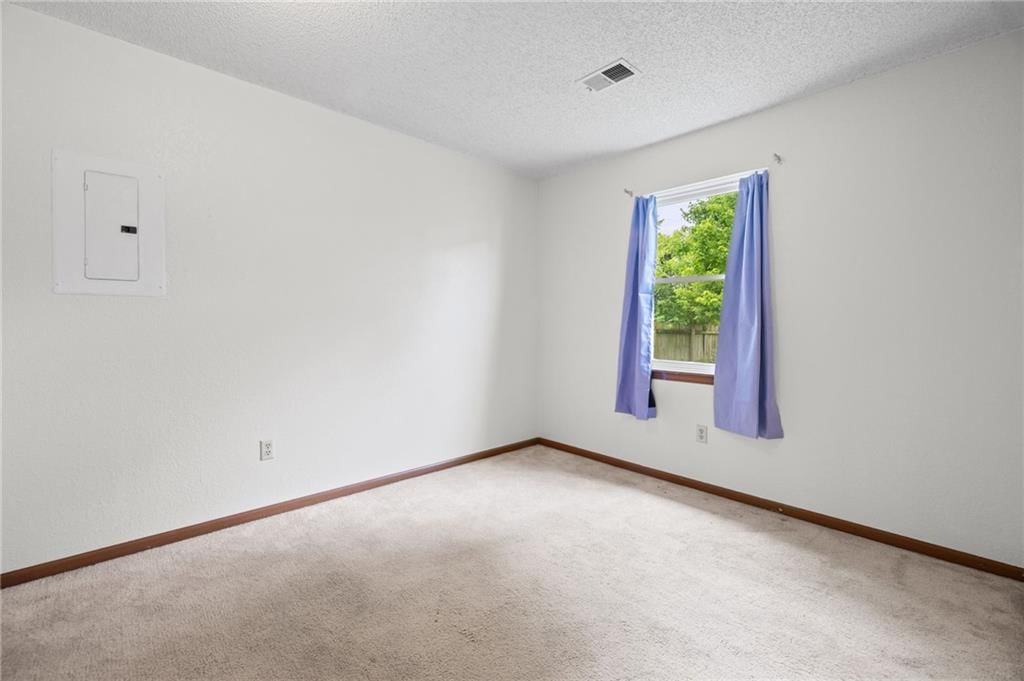 8820 Farley Street — photo 14