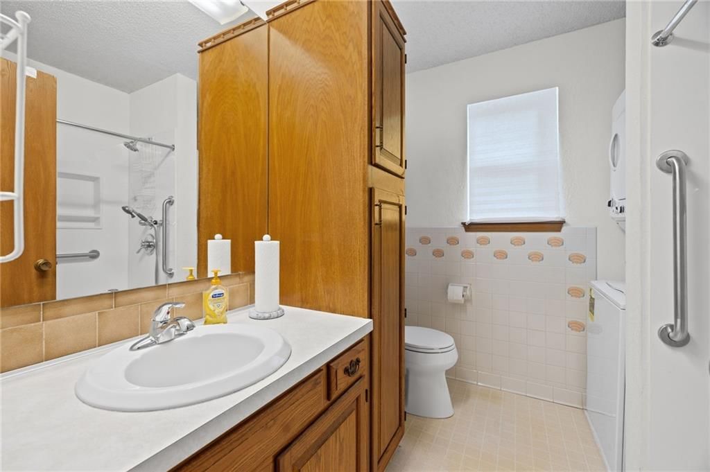 8820 Farley Street — photo 17