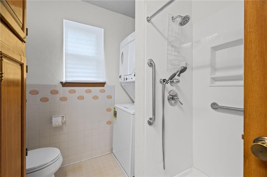 8820 Farley Street — photo 18