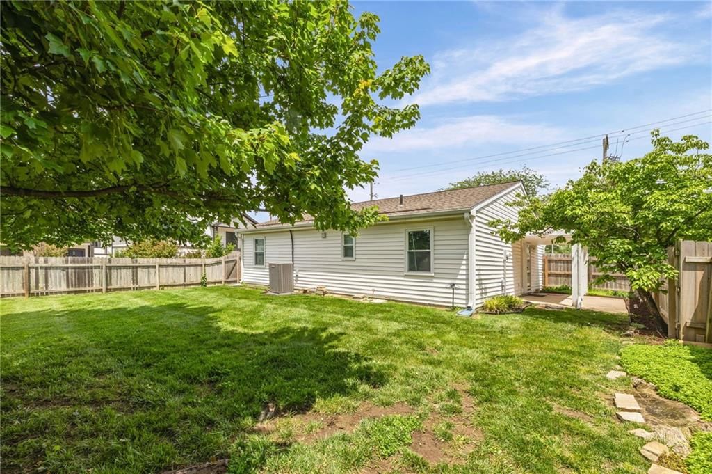 8820 Farley Street — photo 27