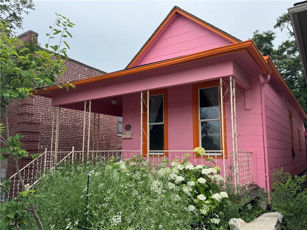 1842 Washington Street — photo 1