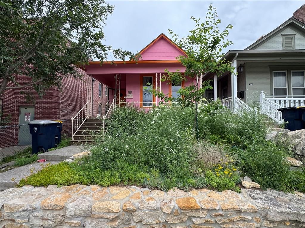 1842 Washington Street — photo 5