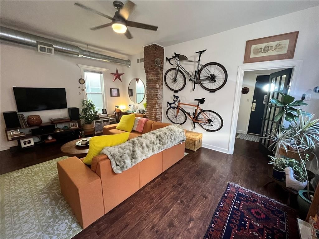 1842 Washington Street — photo 18