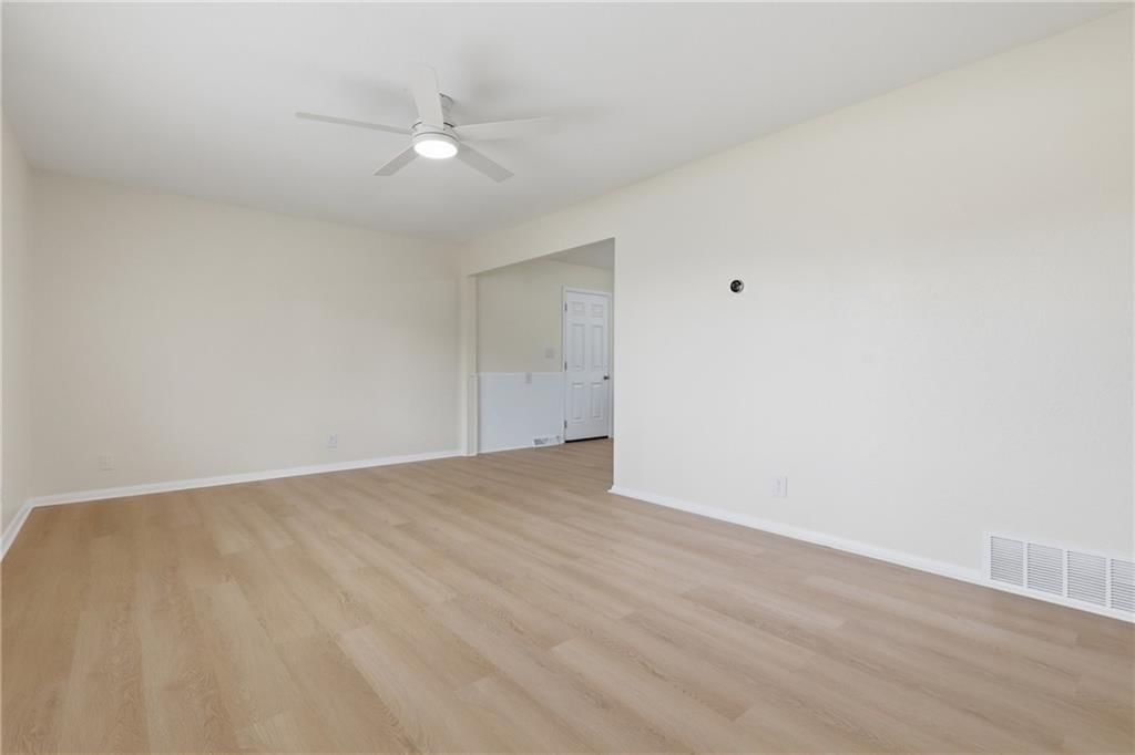 4540 NE 44th Terrace — photo 3