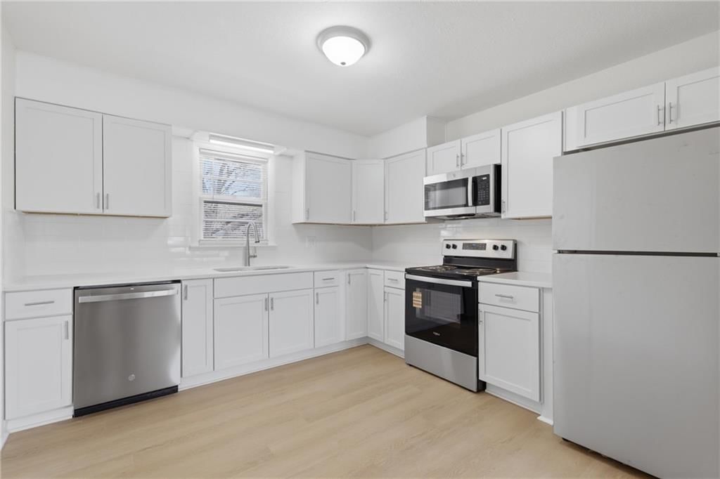 4540 NE 44th Terrace — photo 7