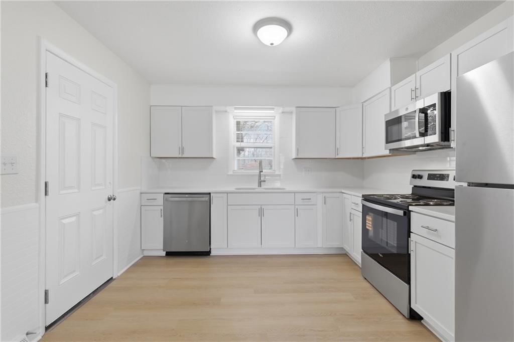 4540 NE 44th Terrace — photo 10