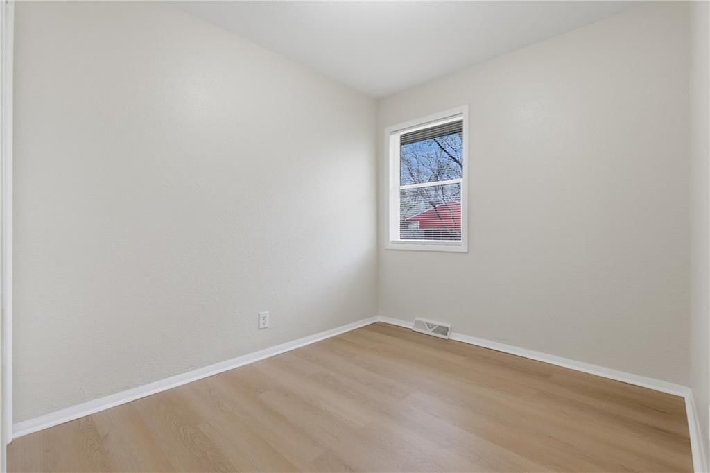4540 NE 44th Terrace — photo 14