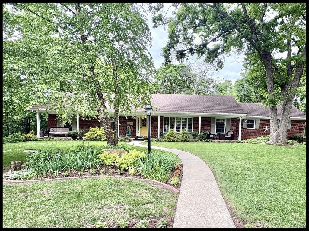 812 Laurel Drive — photo 4