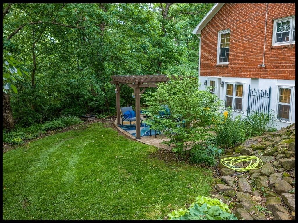 812 Laurel Drive — photo 5