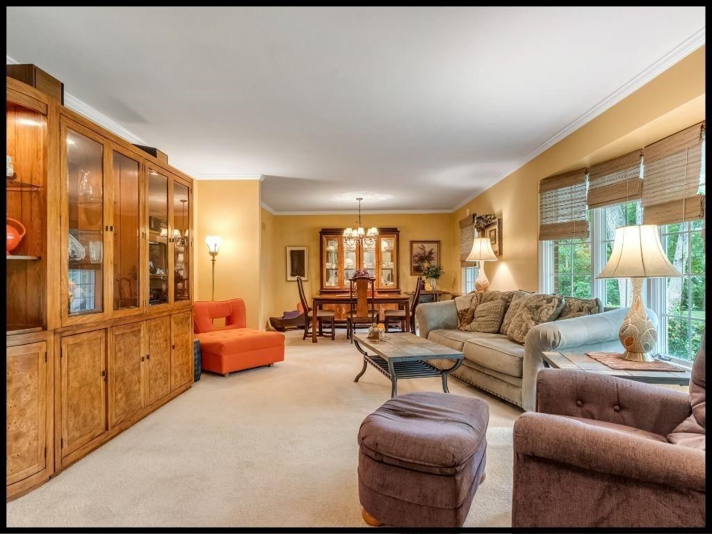 812 Laurel Drive — photo 9