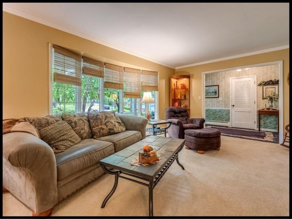 812 Laurel Drive — photo 10