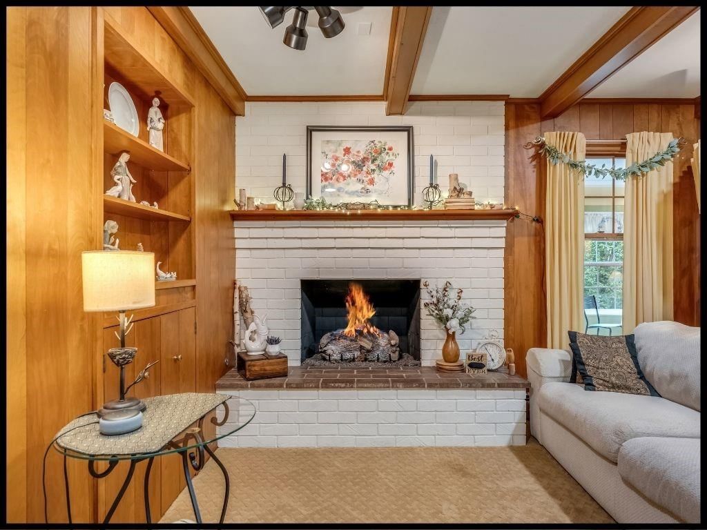 812 Laurel Drive — photo 13