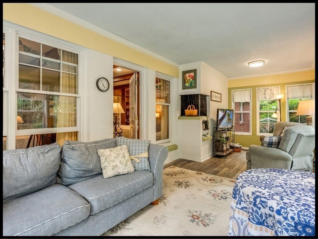 812 Laurel Drive — photo 17