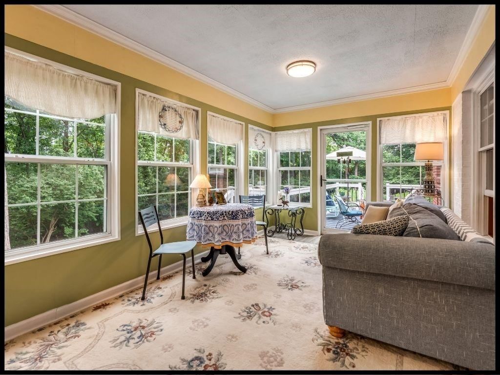 812 Laurel Drive — photo 18