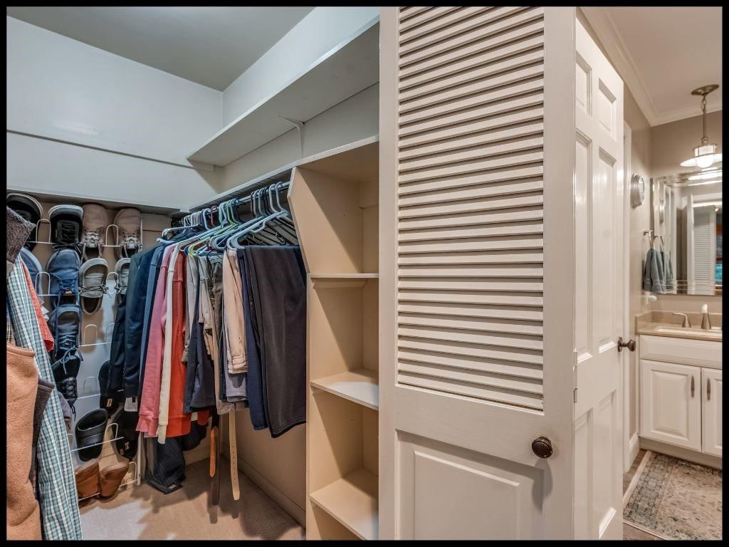 812 Laurel Drive — photo 29