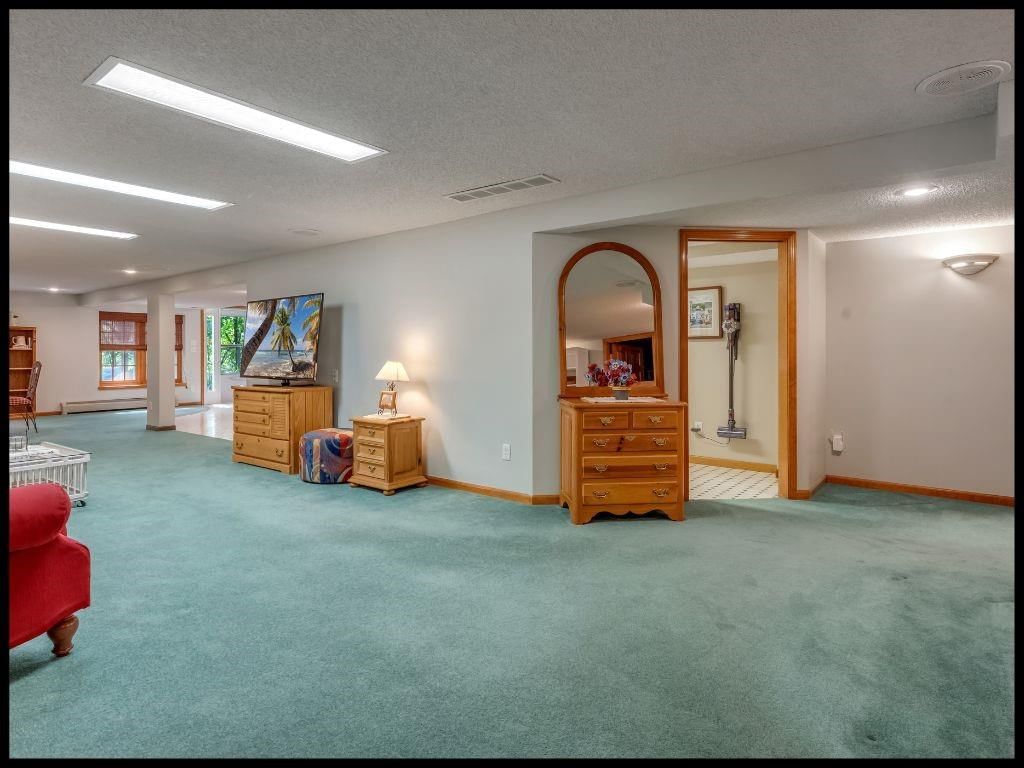 812 Laurel Drive — photo 41