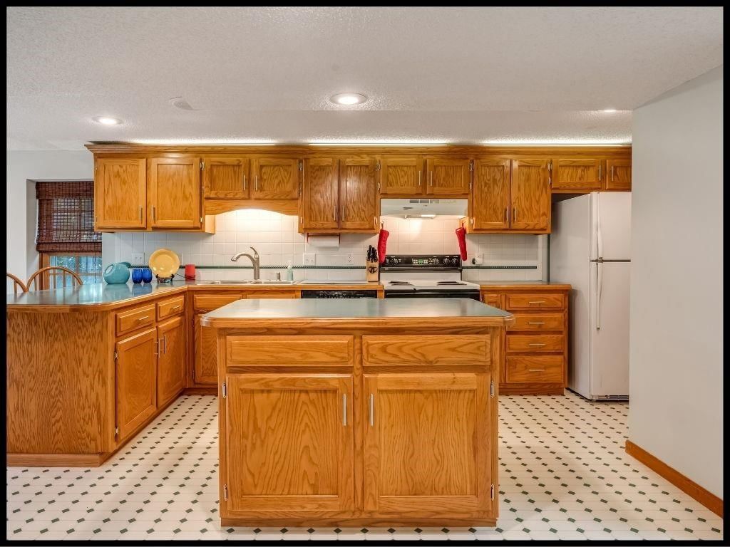 812 Laurel Drive — photo 45