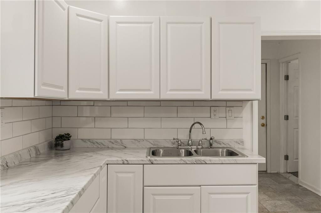 6010 Kenwood Avenue — photo 14