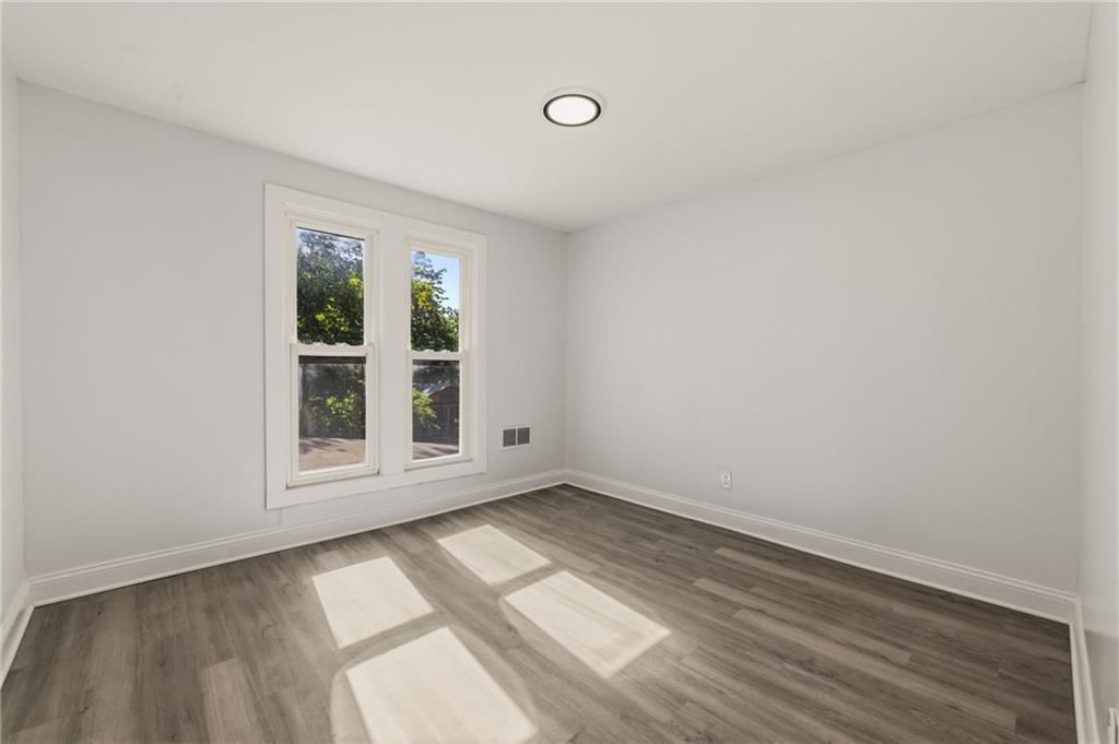 6010 Kenwood Avenue — photo 30