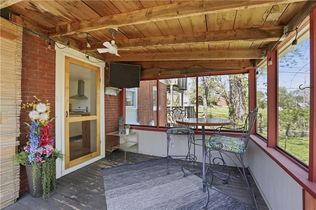 3121 Grand Avenue — photo 32