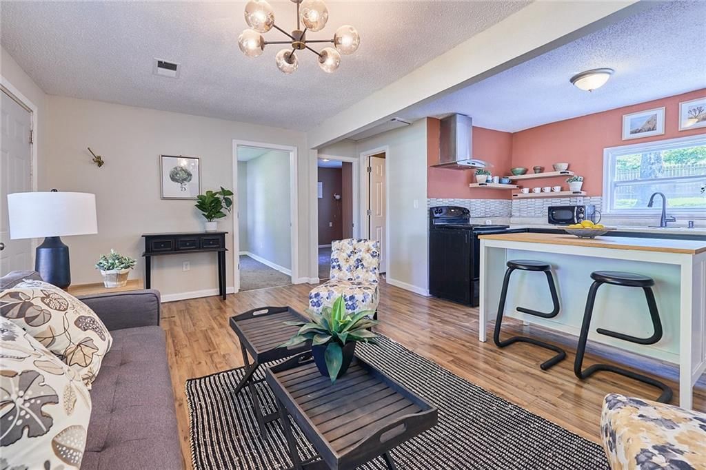 9125 McGee Street — photo 4
