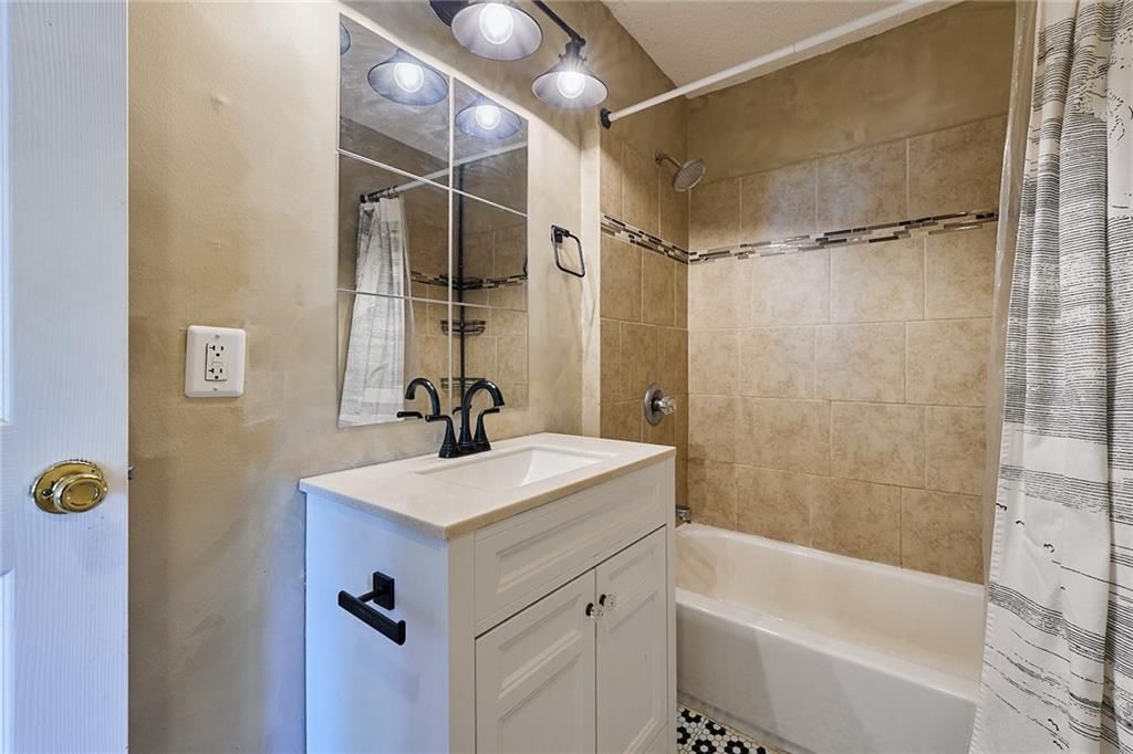 9125 McGee Street — photo 16