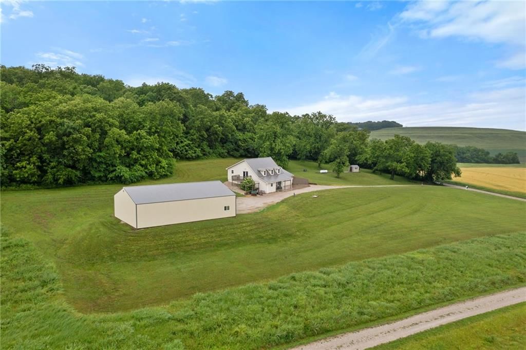 1533 N 700 Road — photo 31