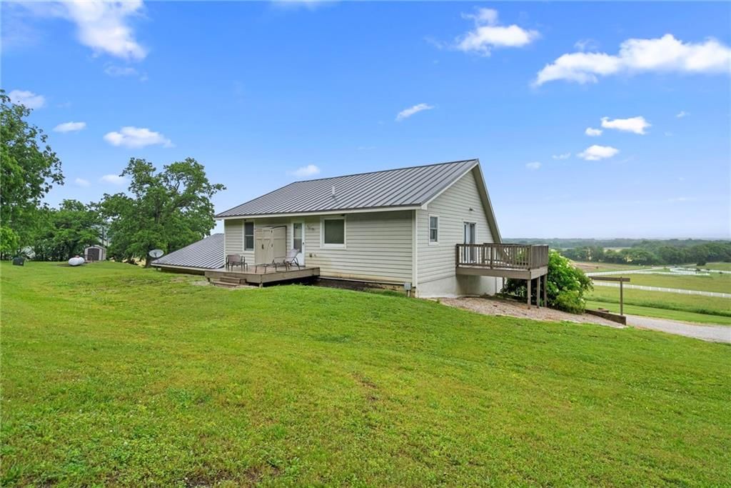 1533 N 700 Road — photo 34
