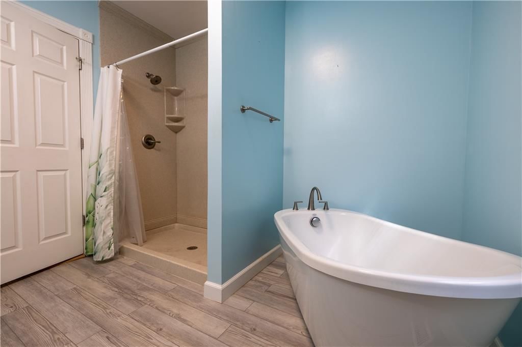 8 Belmont Road — photo 37