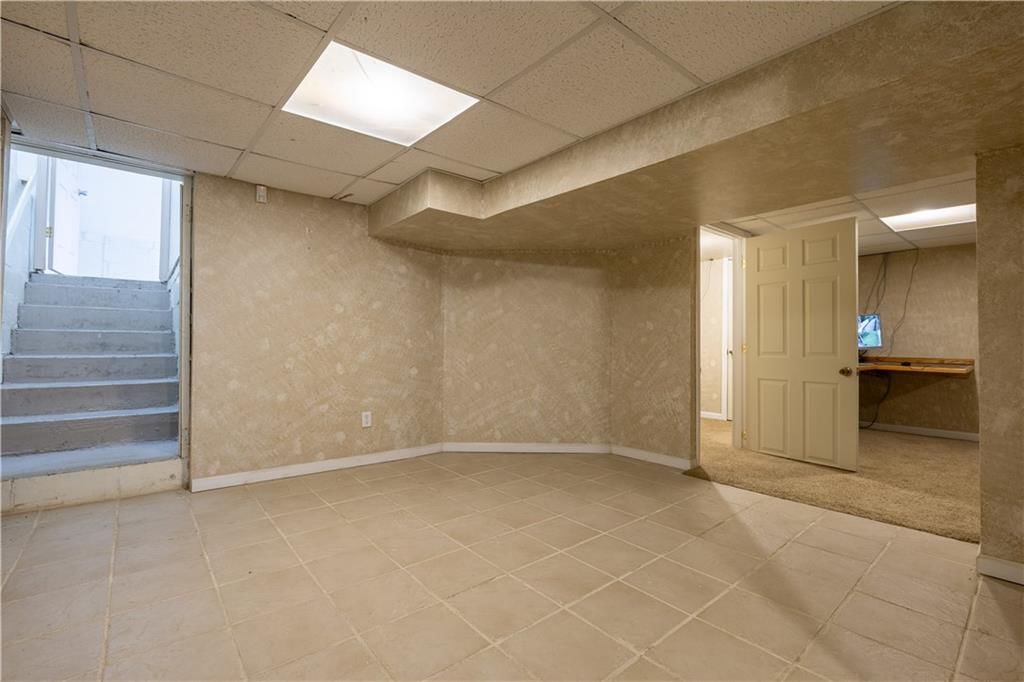 8 Belmont Road — photo 52