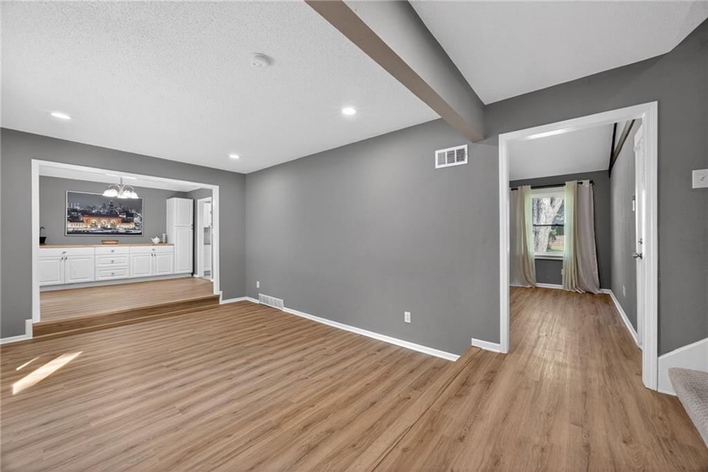 12524 Cambridge Avenue — photo 5