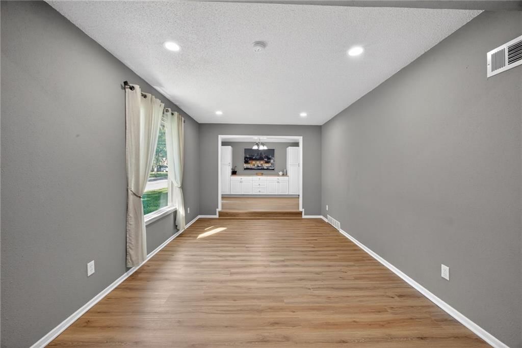 12524 Cambridge Avenue — photo 6