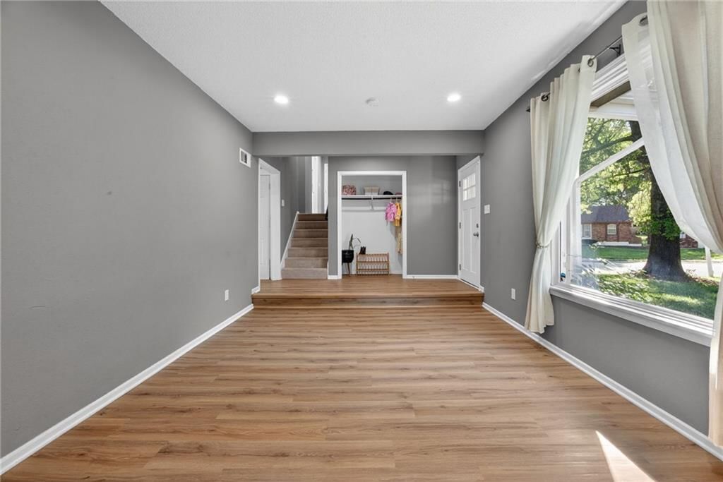 12524 Cambridge Avenue — photo 8