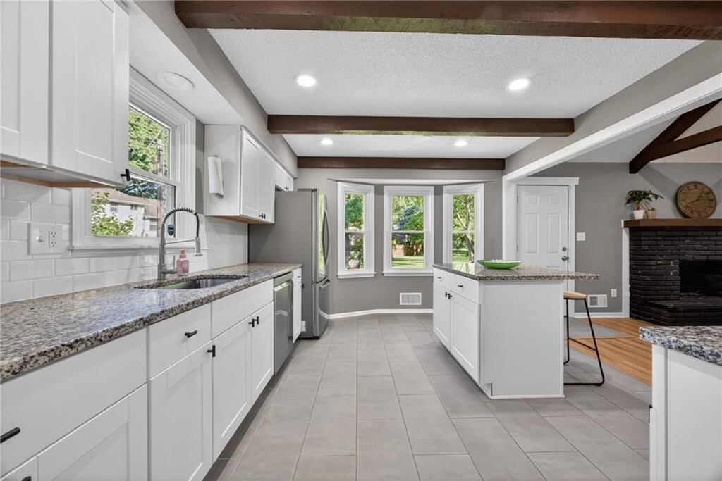 12524 Cambridge Avenue — photo 13